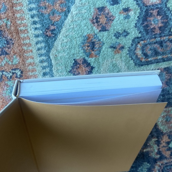 How to Raise a Reader hardcover book Barnes & Noble exclusive edition w/ poster - Picture 6 of 12